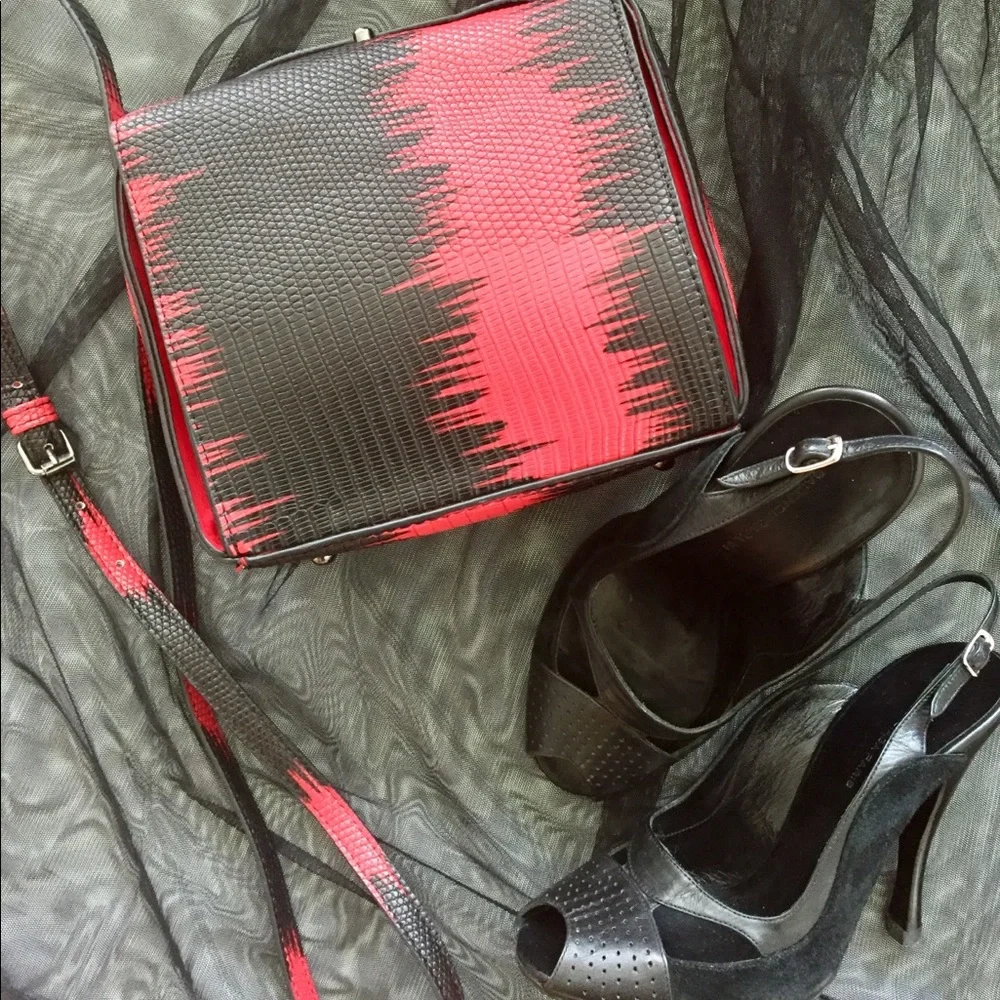 Sondra Roberts Crossbody Purse - Picture 3 of 6